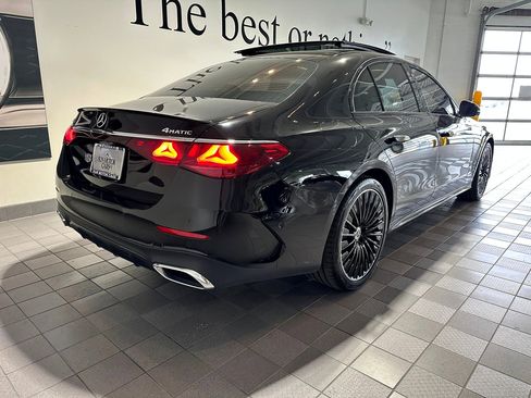 Used 2024 Mercedes-Benz E 350 4MATIC Sedan image 4