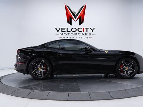 Used 2017 Ferrari California T RWD image 5