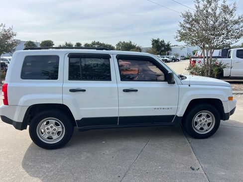 Used 2017 Jeep Patriot Sport FWD image 8