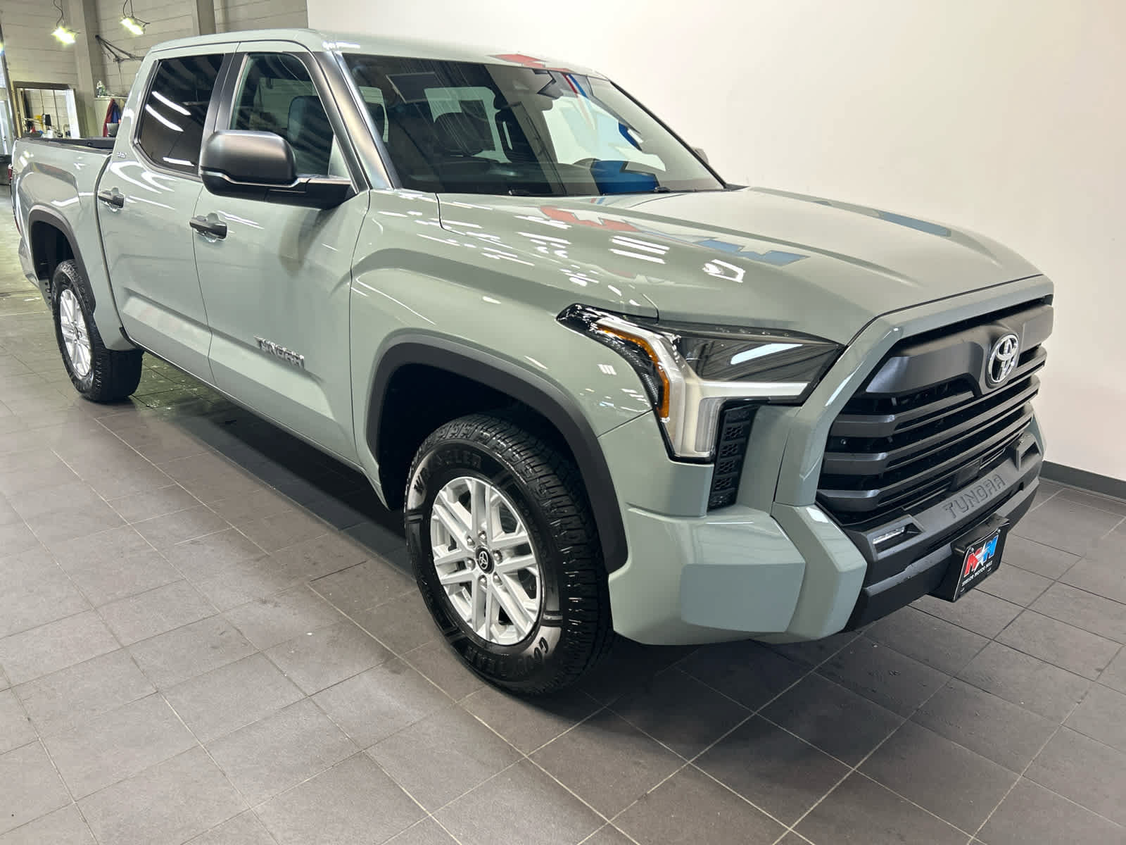 Used 2025 Toyota Tundra SR5 AWD/4WD image 2