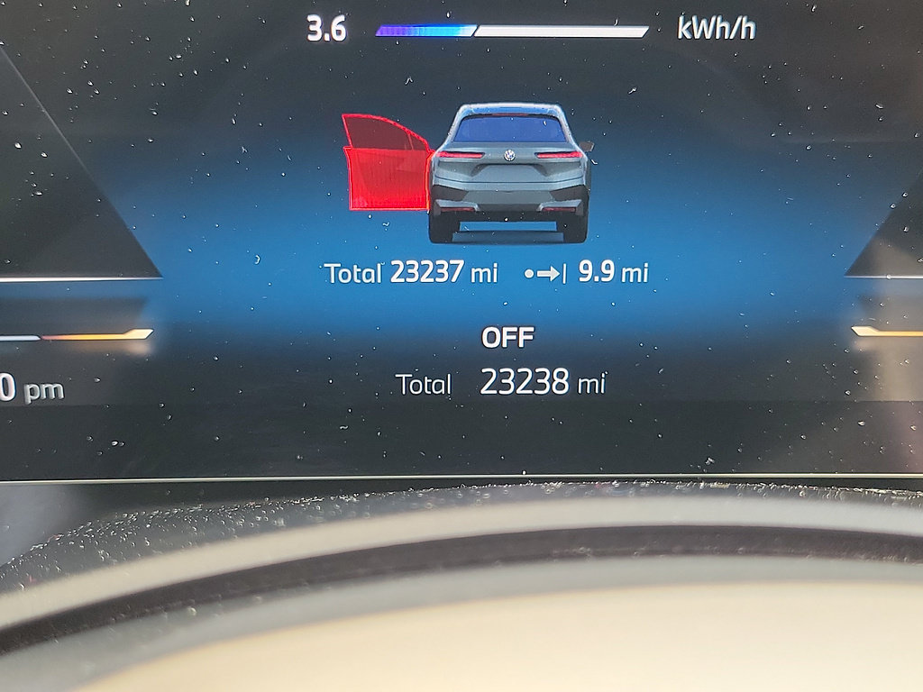 Used 2024 BMW iX xDrive50 w/ Sport Package AWD/4WD image 27