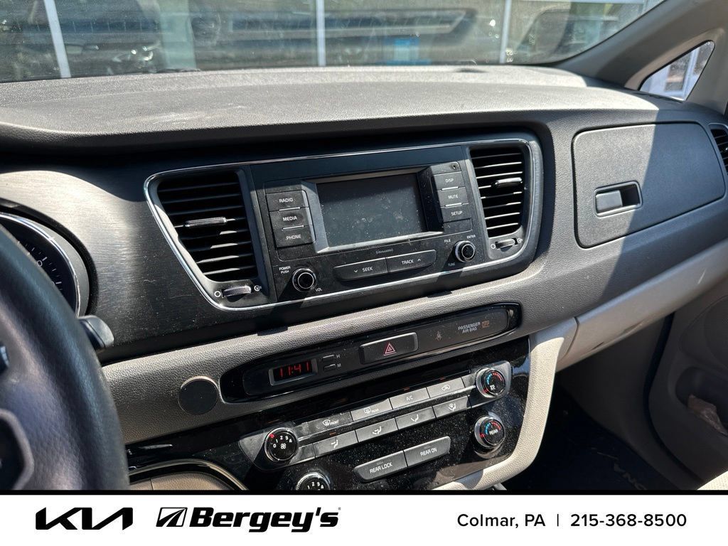 Used 2018 Kia Sedona LX FWD image 8
