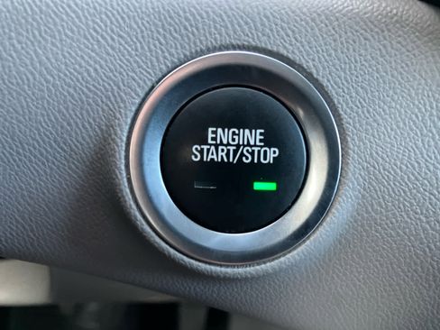 Used 2023 GMC Terrain SLE w/ Driver Convenience Package image 24