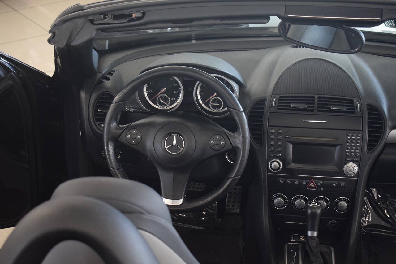 Used 2009 Mercedes-Benz SLK 300 image 25