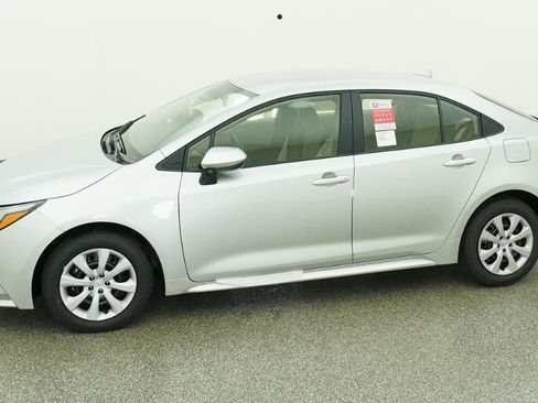 New 2026 Toyota Corolla LE FWD image 2