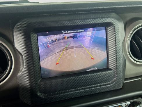 Used 2022 Jeep Wrangler Unlimited Sport image 19