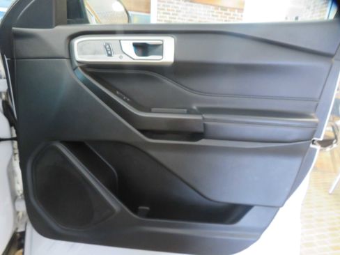 Used 2020 Ford Explorer Limited AWD/4WD image 23