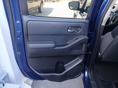 Used 2023 Nissan Frontier SV w/ SV Convenience Package image 32