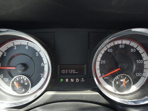 Used 2015 Dodge Grand Caravan SXT image 10