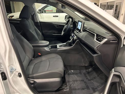 Used 2025 Toyota RAV4 LE image 28