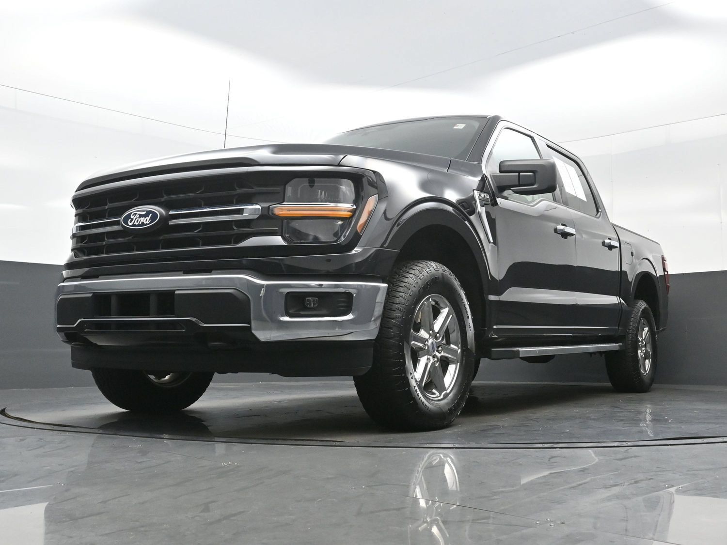 Used 2025 Ford F150 XLT w/ Equipment Group 301A Standard AWD/4WD image 25