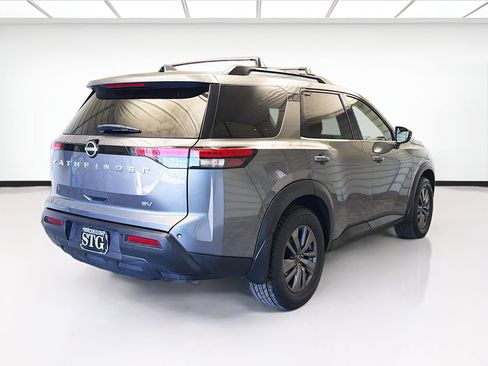 Used 2022 Nissan Pathfinder SV image 4