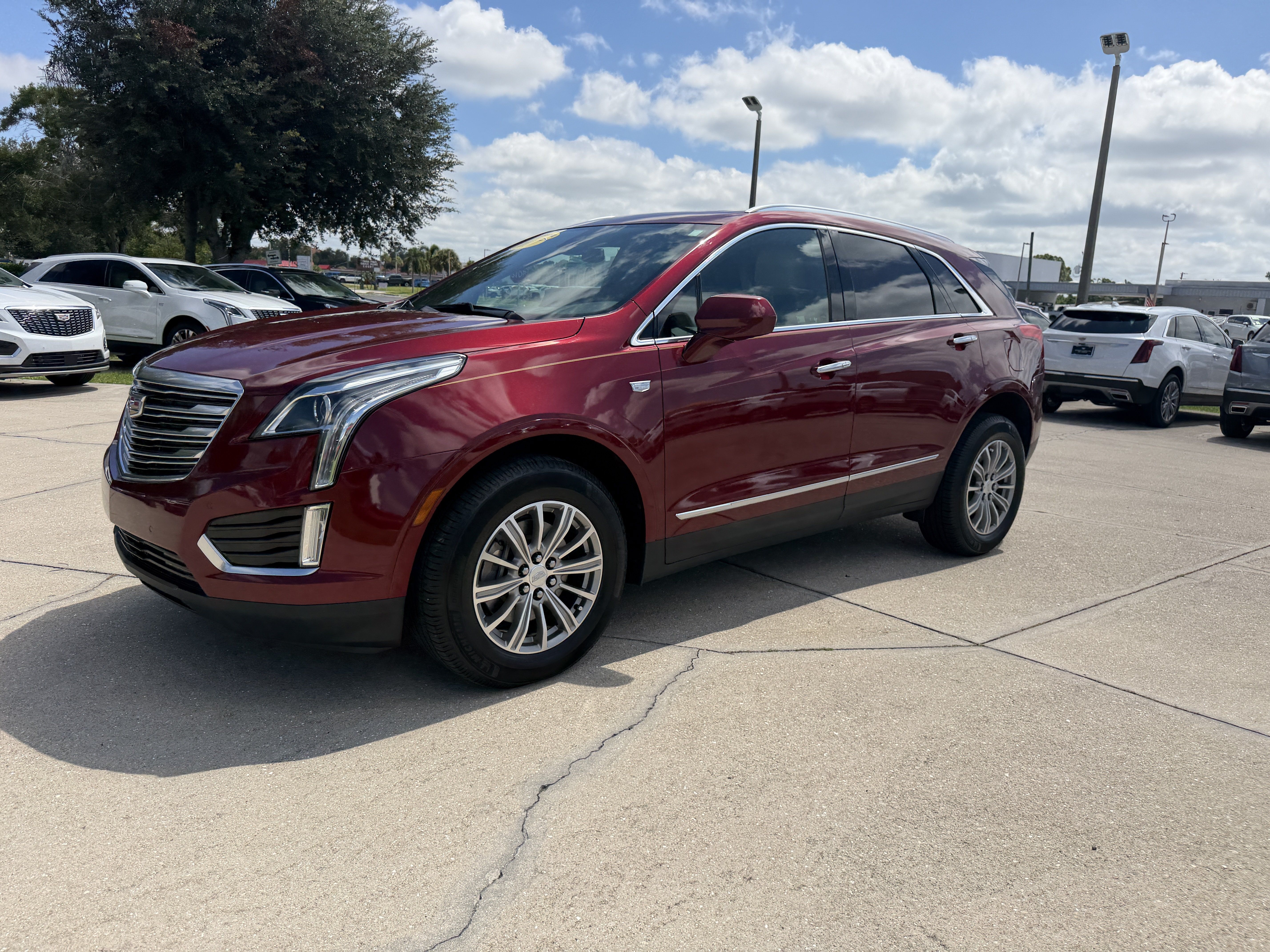 Used 2017 Cadillac XT5 Luxury w/ Driver Awareness Package FWD image 7