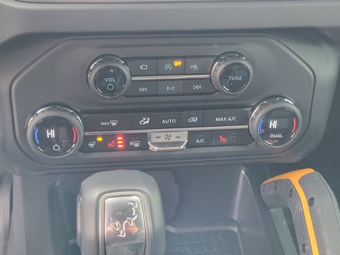 Used 2024 Ford Bronco Badlands AWD/4WD image 19