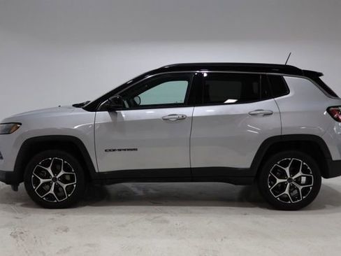 Used 2025 Jeep Compass Limited AWD/4WD image 4