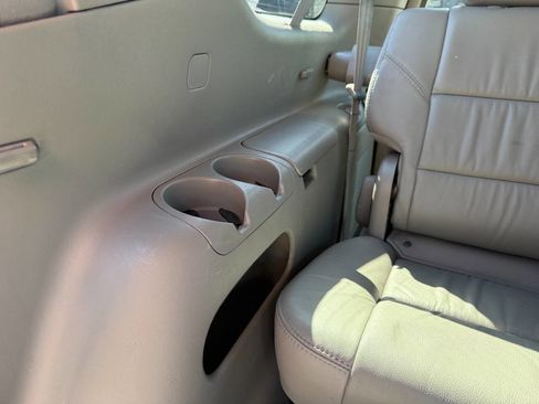 Used 2005 Toyota Sequoia SR5 AWD/4WD image 34