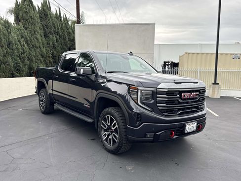 Used 2022 GMC Sierra 1500 AT4 w/ AT4 Premium Package image 3