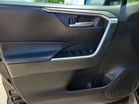 Used 2024 Toyota RAV4 XLE w/ Convenience Package AWD/4WD image 18