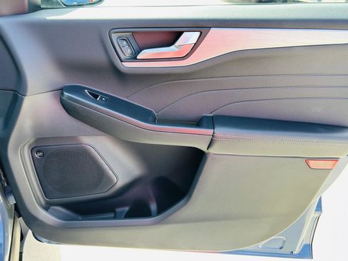 Used 2025 Ford Escape PHEV w/ PHEV Premium Package image 36