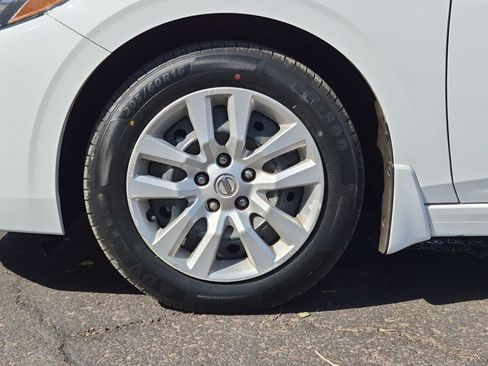 Used 2024 Nissan Sentra S FWD image 10