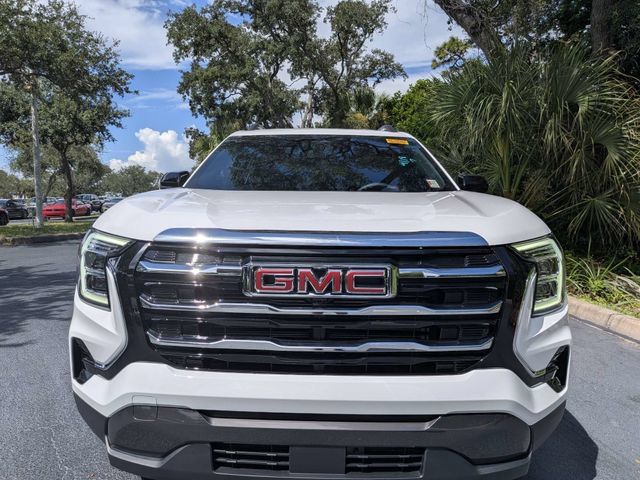 Used 2026 GMC Terrain Elevation w/ Elevation Premium Package FWD image 8