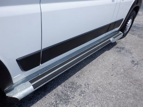 Used 2025 RAM ProMaster 2500 w/ U-Haul Equipment Group FWD image 9
