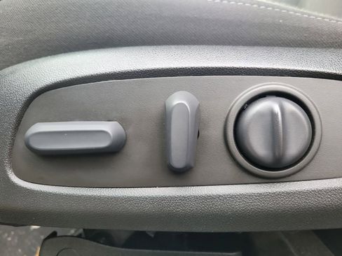 Used 2022 Chevrolet Traverse LT AWD/4WD image 20