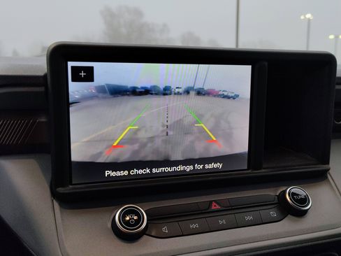 Used 2022 Ford Maverick Lariat image 4