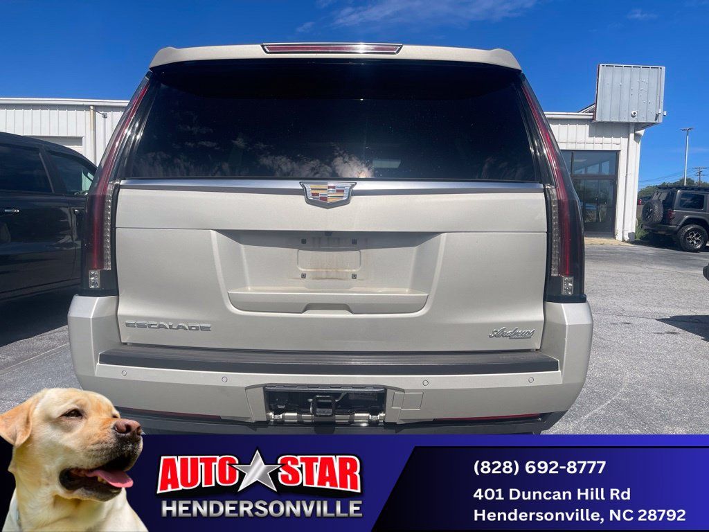 Used 2016 Cadillac Escalade Luxury AWD/4WD image 6