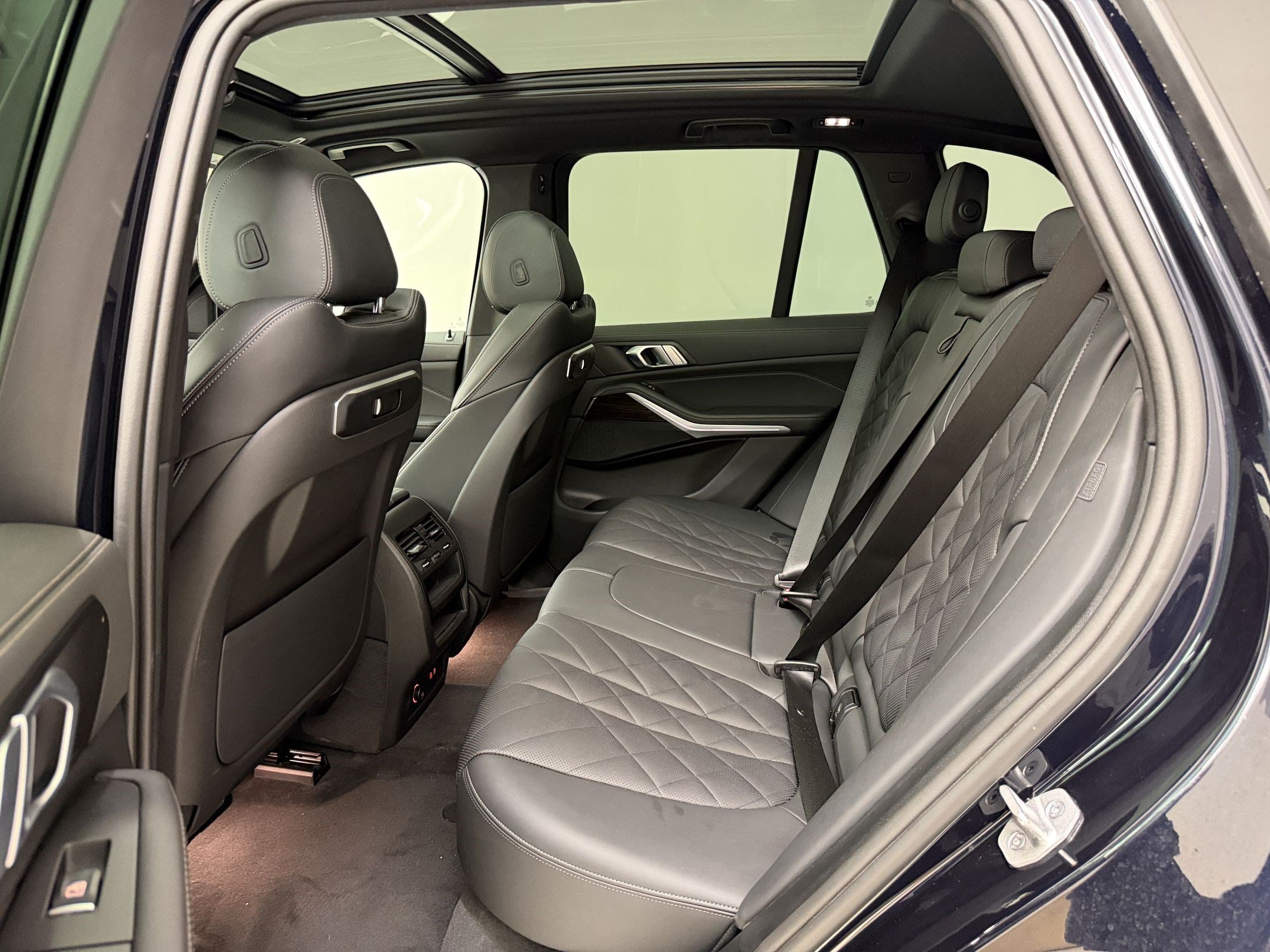 Used 2024 BMW X5 sDrive40i w/ M Sport Package RWD image 23