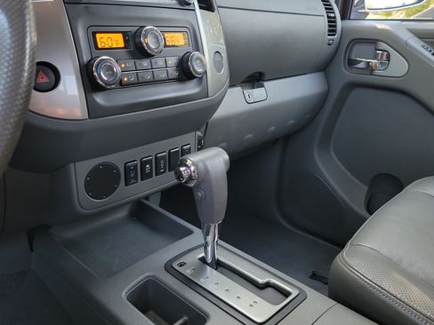 Used 2019 Nissan Frontier SL RWD image 23