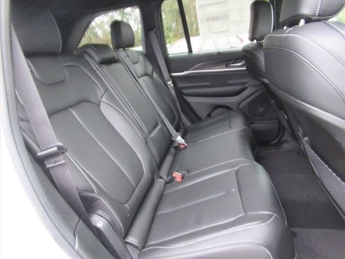 New 2025 Jeep Grand Cherokee Limited w/ Luxury Tech Group II image 30