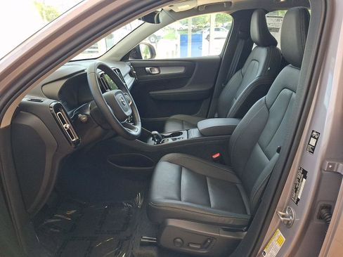 Certified 2026 Volvo XC40 B5 Core w/ Climate Package AWD/4WD image 9