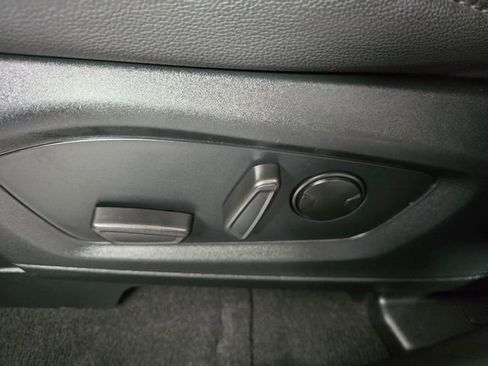 Used 2023 Ford Explorer Limited image 27