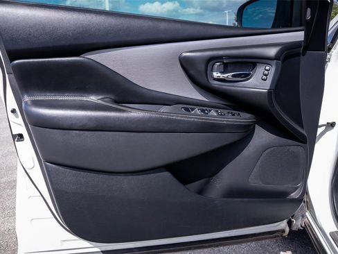 Used 2022 Nissan Murano SL w/ Cargo Package image 18