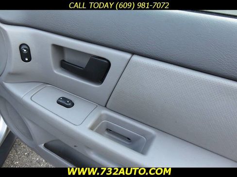 Used 2003 Ford Taurus SES FWD image 30