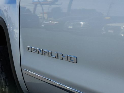 Used 2018 GMC Sierra 2500 Denali w/ Duramax Plus Package AWD/4WD image 18
