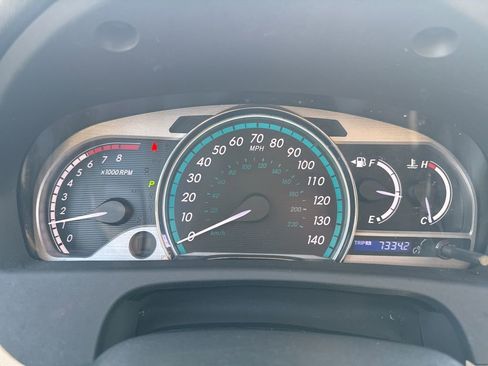 Used 2012 Toyota Venza LE w/ LE Convenience Pkg image 12