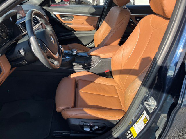 Used 2017 BMW 330i xDrive Sedan AWD/4WD image 12