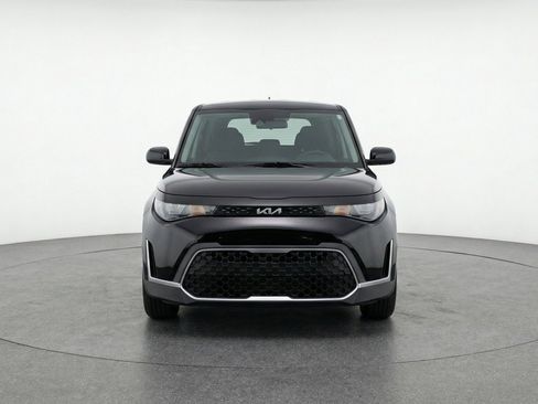 Used 2025 Kia Soul LX w/ LX Technology Package FWD image 2