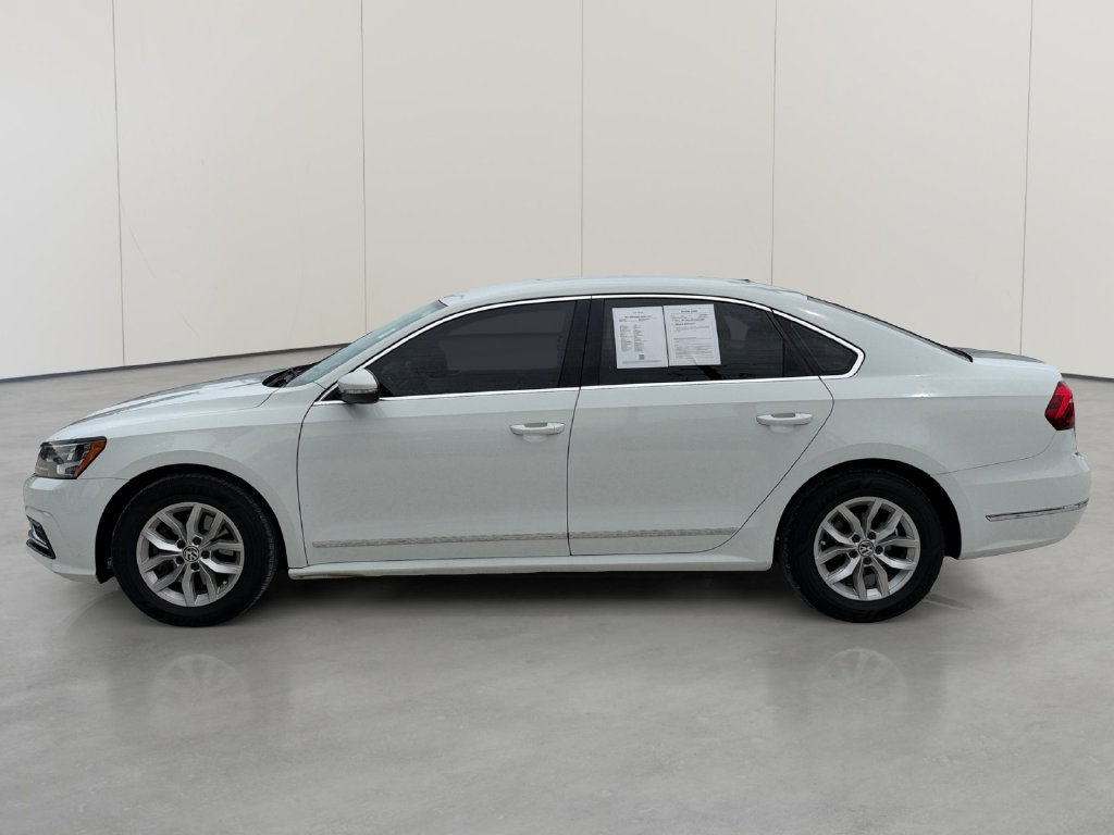 Used 2017 Volkswagen Passat 1.8T S FWD image 2