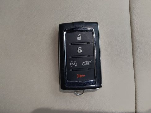 Used 2023 Jeep Grand Cherokee Limited AWD/4WD image 32