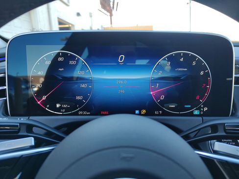 Used 2025 Mercedes-Benz E 350 Sedan image 3