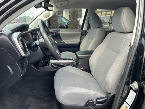Used 2018 Toyota Tacoma SR5 image 16