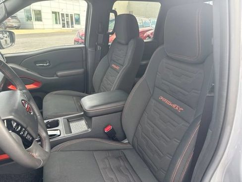 Used 2025 Nissan Frontier PRO-4X AWD/4WD image 17