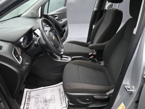 Used 2017 Chevrolet Trax LS AWD/4WD image 12