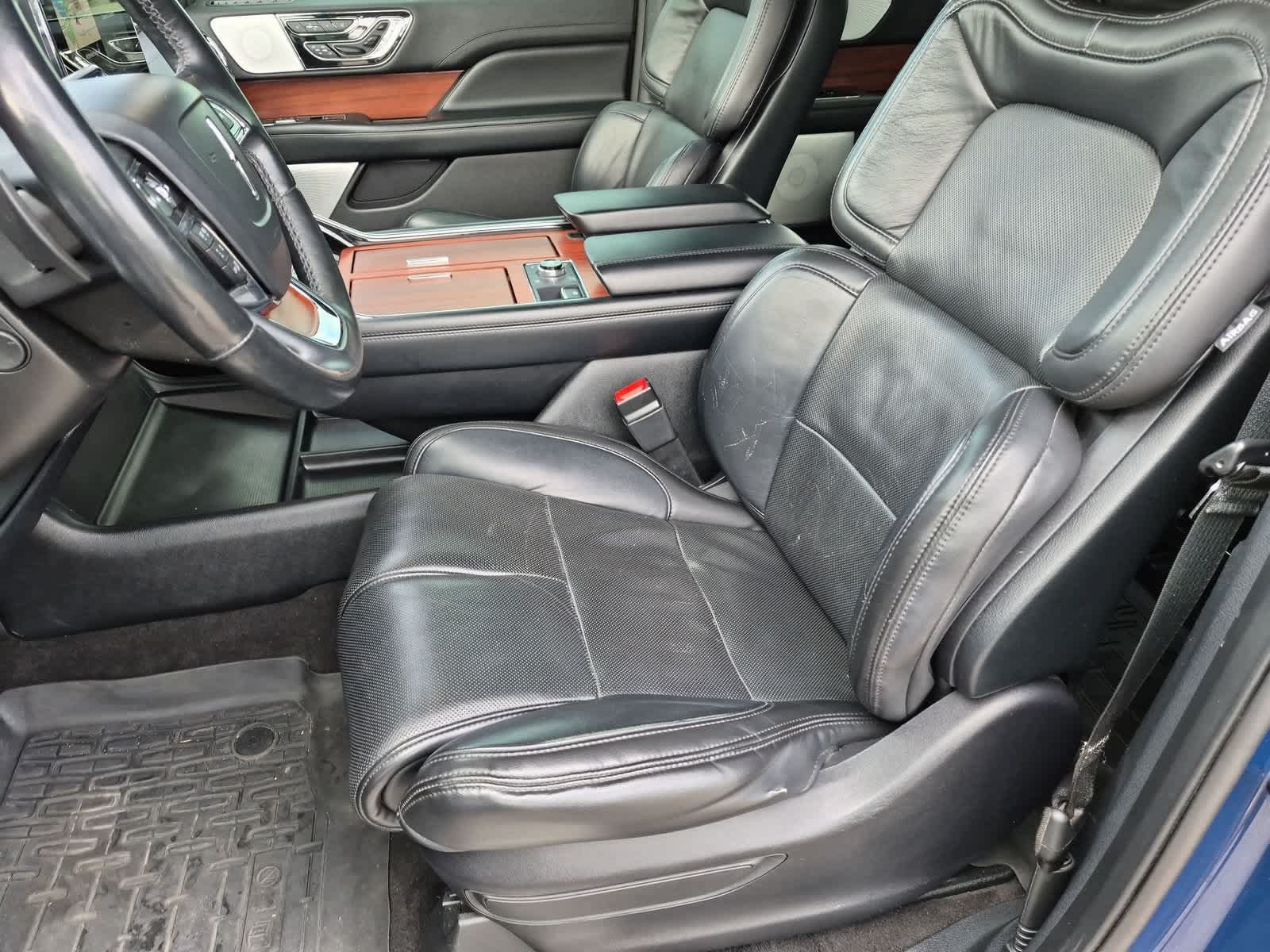 Used 2020 Lincoln Navigator L Reserve w/ Luxury Package AWD/4WD image 16