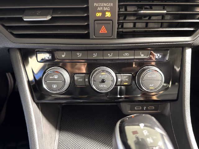 Used 2022 Volkswagen Jetta SE FWD image 32