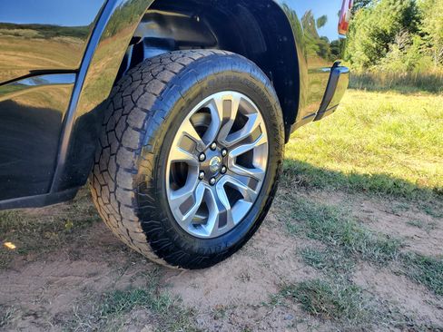 Used 2020 RAM 1500 Limited image 7