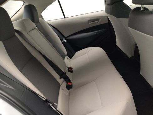 Used 2022 Toyota Corolla LE FWD image 19